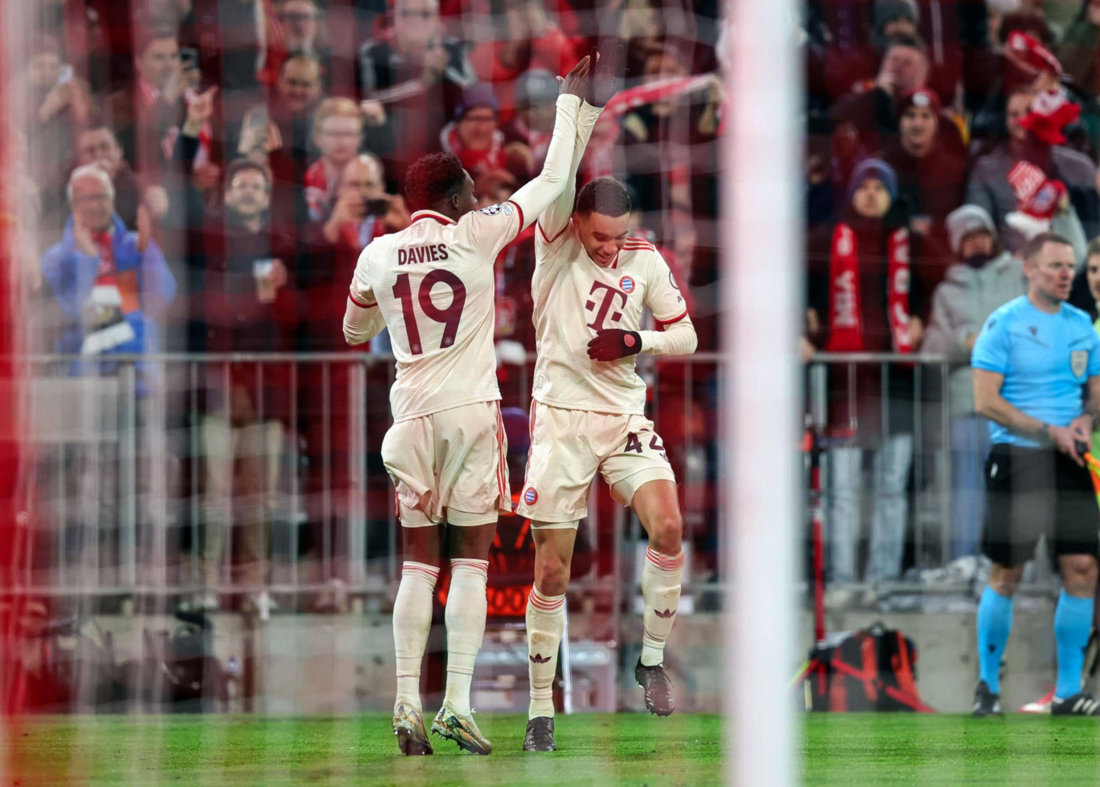 关于拜仁主场大胜,欧冠强势前进!的信息 关于拜仁主场大胜,欧冠强势前进!的信息