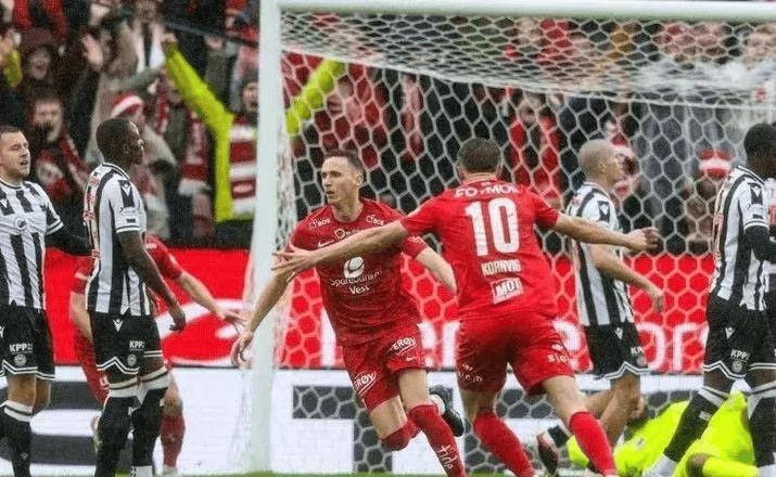 布鲁日主场失利,客场晋级形势艰难的简单介绍 布鲁日主场失利,客场晋级形势艰难的简单介绍