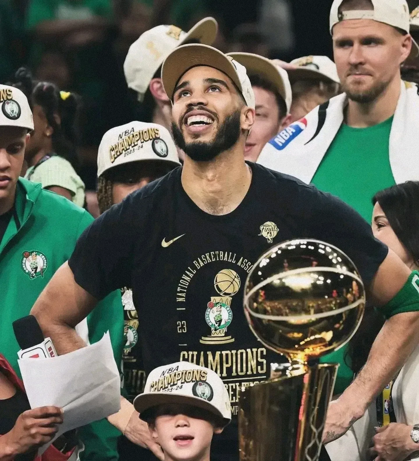 包含凯尔特人客场击败独行,全队发挥出色取得胜利的词条 包含凯尔特人客场击败独行,全队发挥出色取得胜利的词条