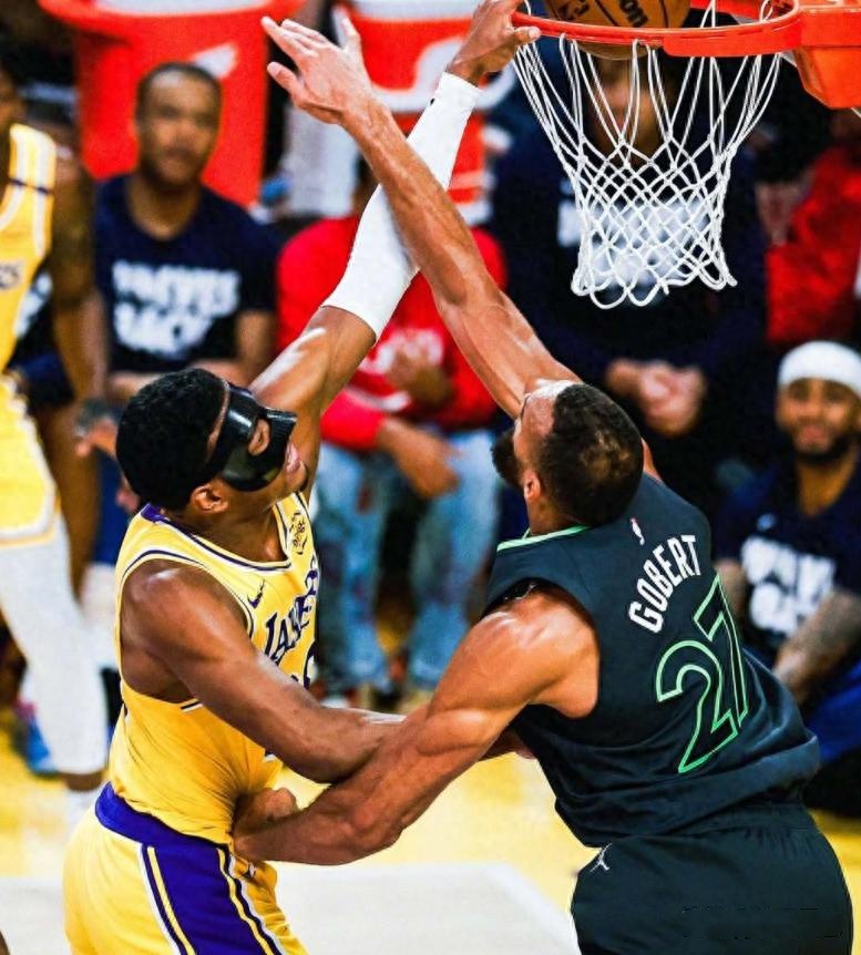 包含骑士逆转湖人，克拉克森砍下30分的词条