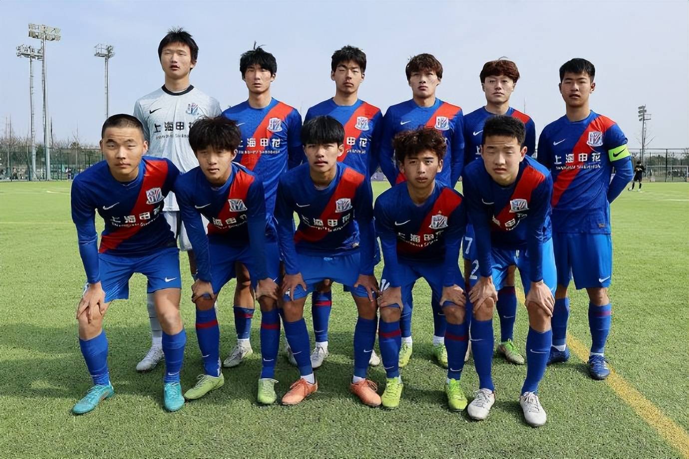 中国球员在国际赛场上大放异彩 中国球员在国际赛场上大放异彩