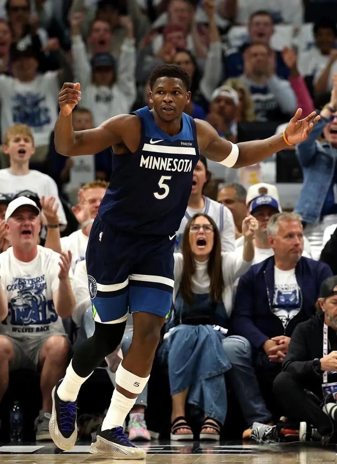 森林狼主场逆转篮网，取得首胜